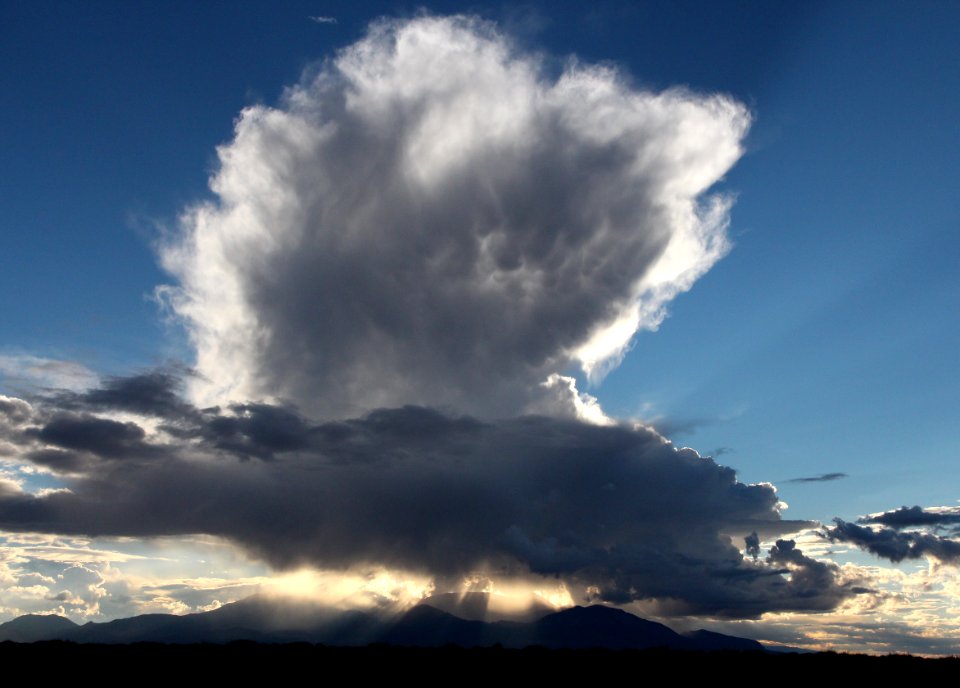 HANKSVILLE AREA, WAYNE CO, UT - 2016-09-30 - Burr Point -14 storm building over henry mts