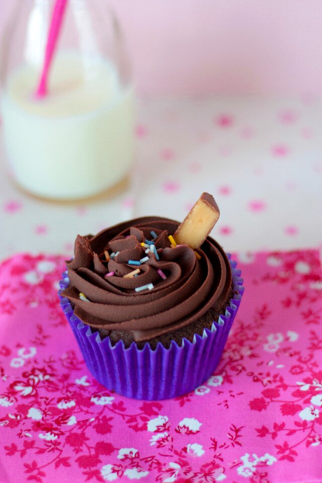 Dessert milk bottle