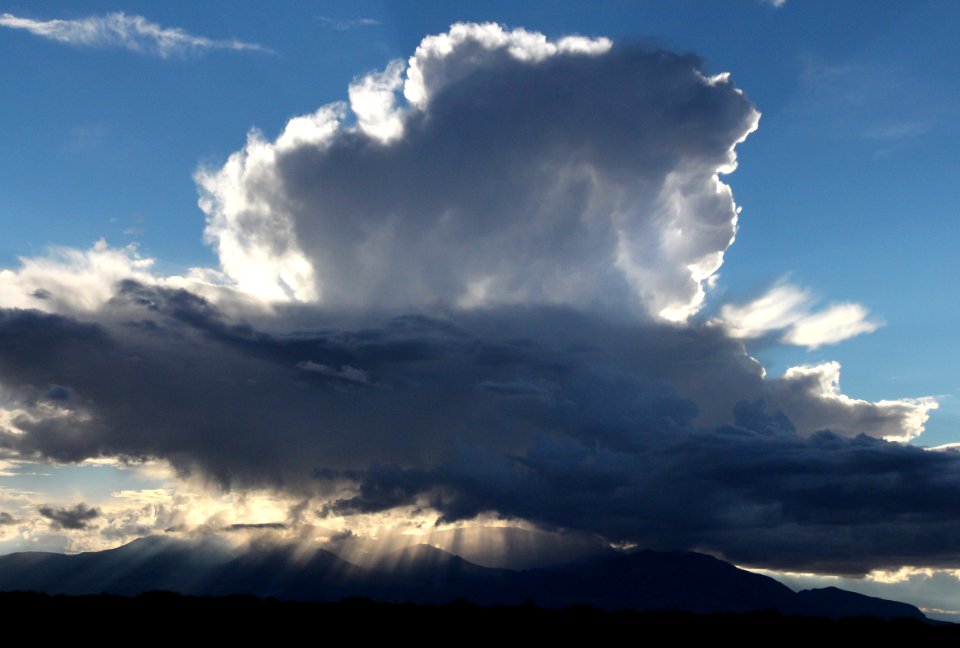 HANKSVILLE AREA, WAYNE CO, UT - 2016-09-30 - Burr Point -15 storm building over henry mts