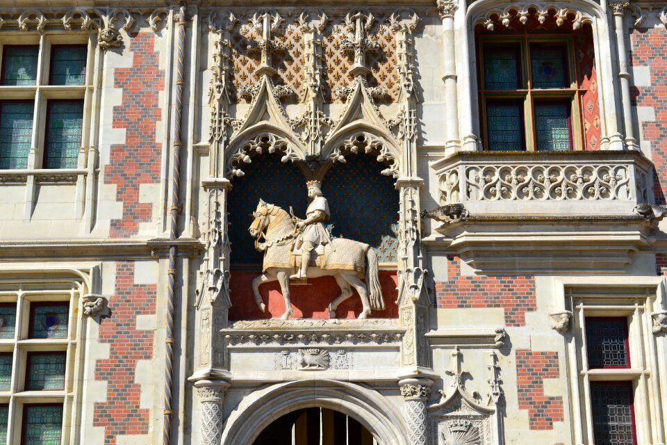 Porcupine castle medieval architecture