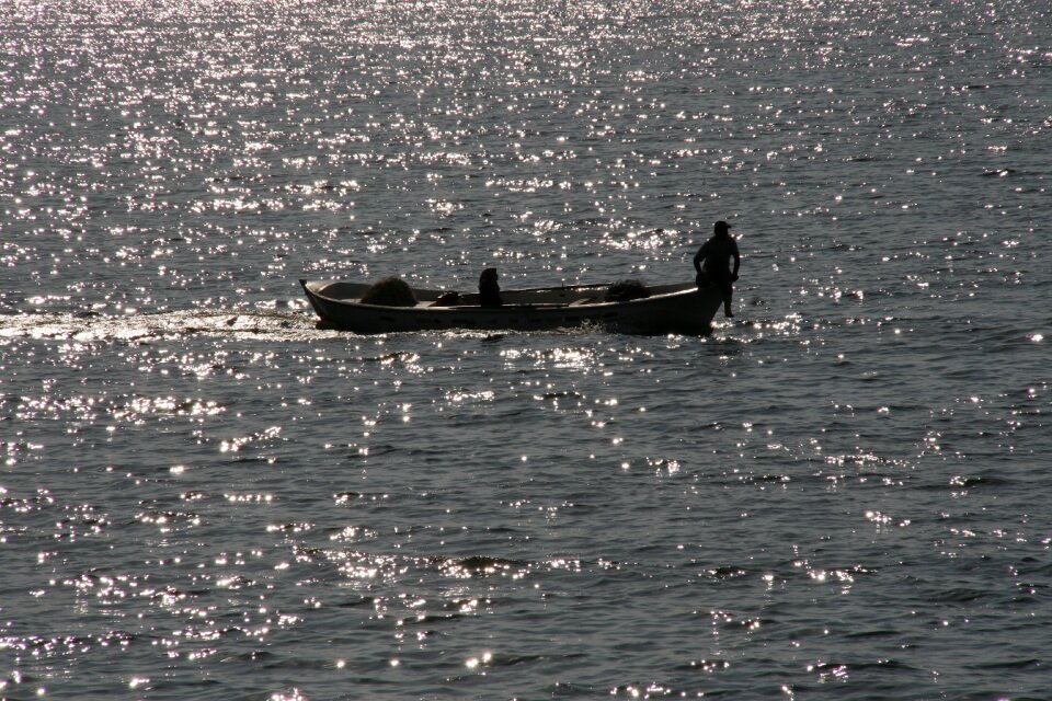 Fisherman boat dam