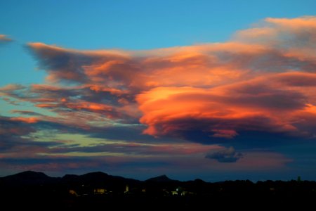 NUBES AL ATARDECER