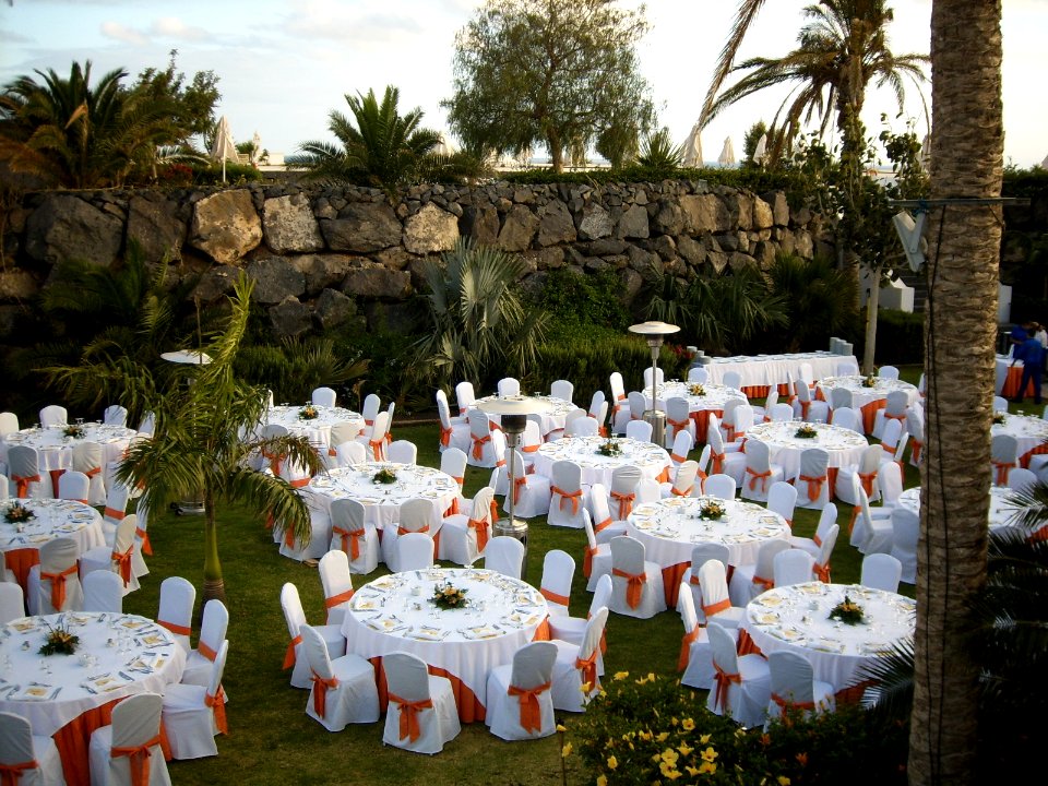 JARDÍN/GARDEN AREA