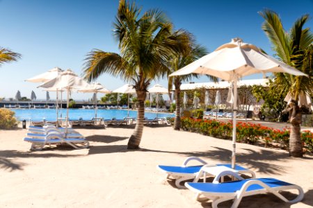 ÁREA DE "PLAYA" EN EL HOTEL/“BEACH AREA” INSIDE THE HOTEL