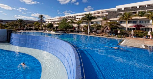 PISCINAS/POOLS "LA CASCADA" &"EL JAMEO"