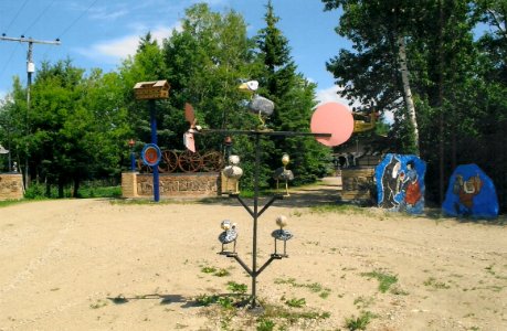Middle Lake, Saskatchewan - Dodo Birds Weather Vane