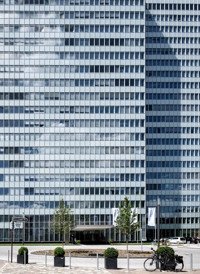 005  Dreischeibenhaus(Thyssen-Hochhaus),Dusseldorf, Germany,built between 1955-60. Architect Helmut Hentrich, Hubert Petschnigg Fritz Eller, Erich Moser, Robert Walter