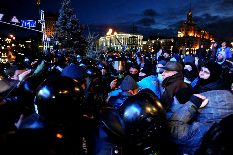 Ukrianian crisis, Ukraine news, Euromaidan, Kiev. Ukraine.11-29-2013. PoliceAttack. Mstyslav Chernov. Unframe
