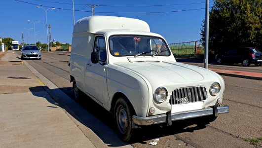 Renault 4/F, (1977).