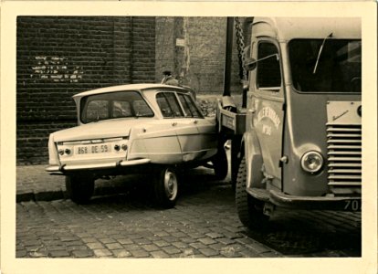 Camioneta Renault Galion y Citroën Ami/6.