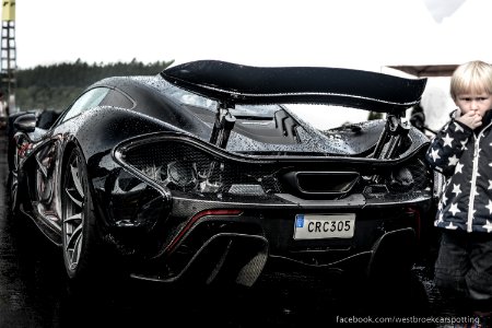 McLaren P1. photo