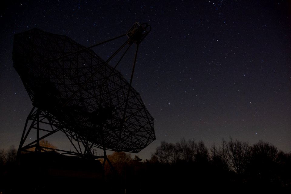 Clear night at the Dwingeloo radiotelescoop
