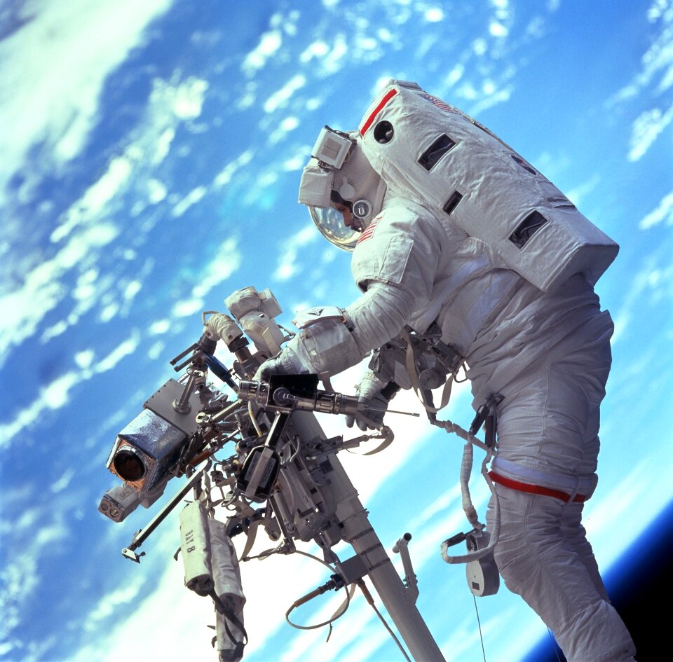 Spacecraft tools suit