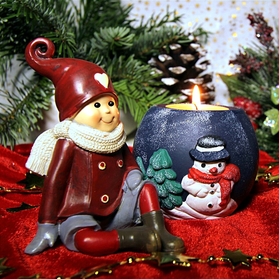 Sitting candle christmas