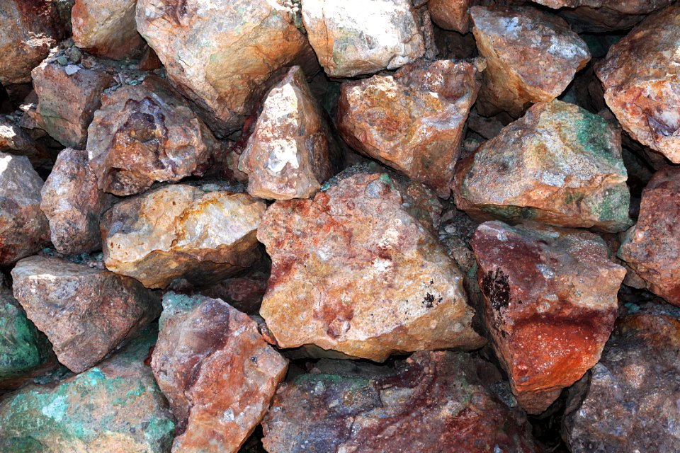 UPPER HUMBOLDT CYN, Patagonia Mts, scc -014 (8-3-12) rock detail around old mine -02