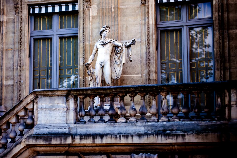 Statue naked man windows