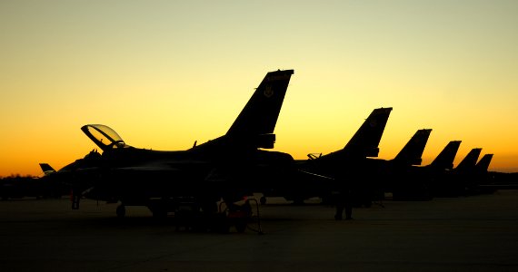 071004-F-5514H-028