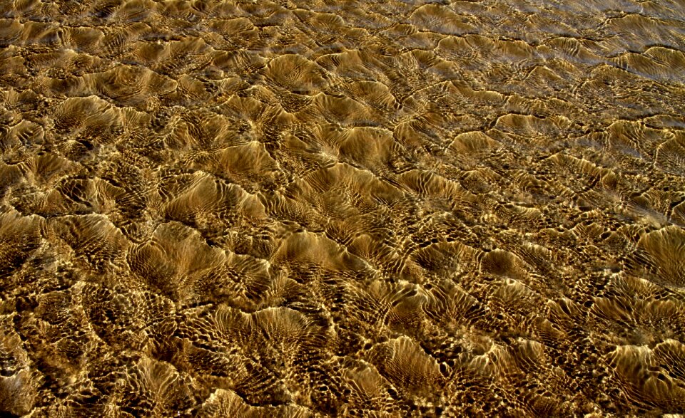 Structure sand water