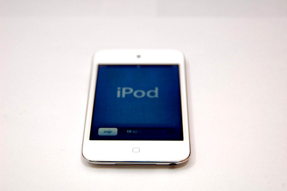 2012 :iPod touch 4 white [06]