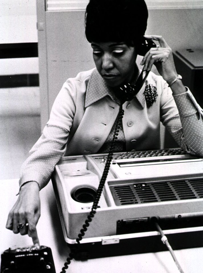 1971 Yvonne Scott dialing up MEDLINE