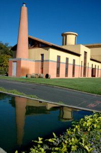 Clos Pegase reflections