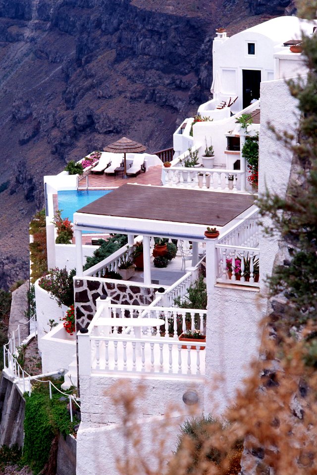 villa on cliff photo