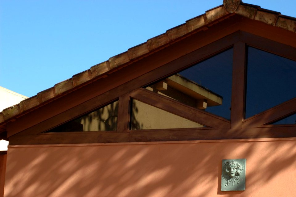 Clos Pegase reflection of architecture