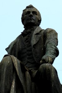 estatua monumento photo