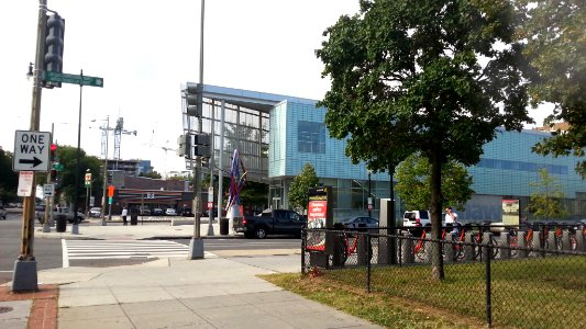 7th & R St NW / Shaw Library