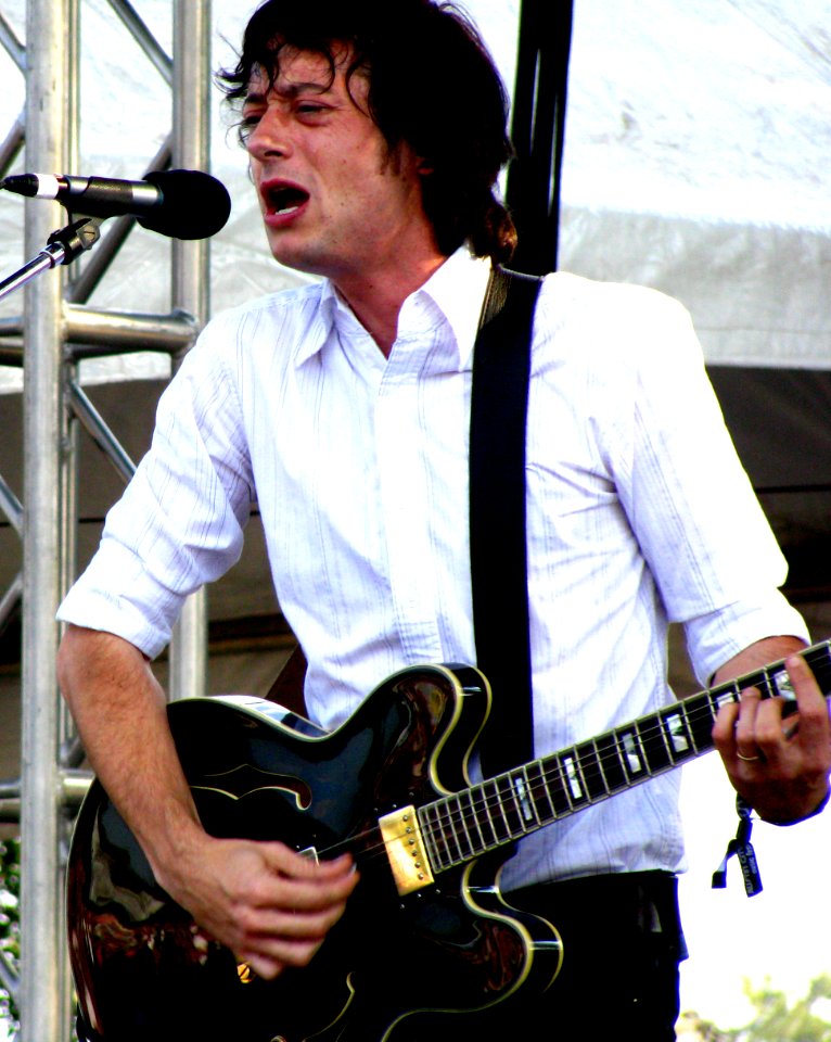electrictouchleadsinger