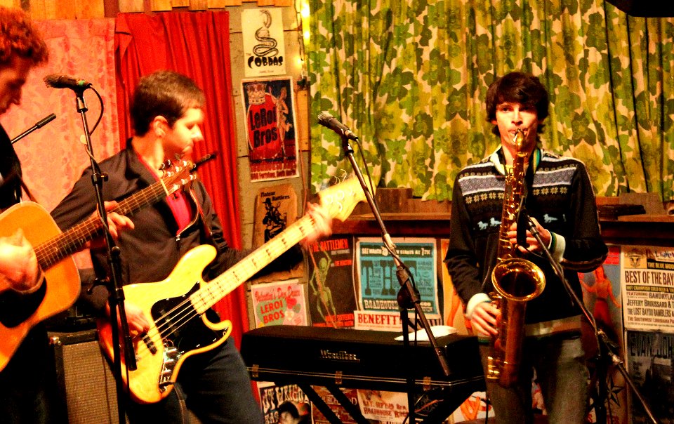 The Traveling at Roadhouse Rags
