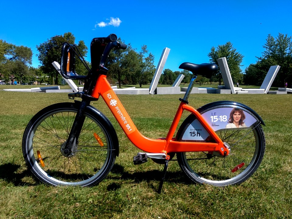 BIXI orange 7 speed