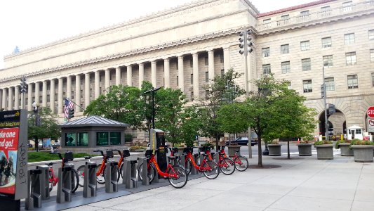 14th & D St NW / Ronald Reagan Building