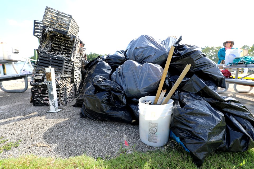 NPSPhoto M.Collier 2019 CS BeachClean Trash (2)