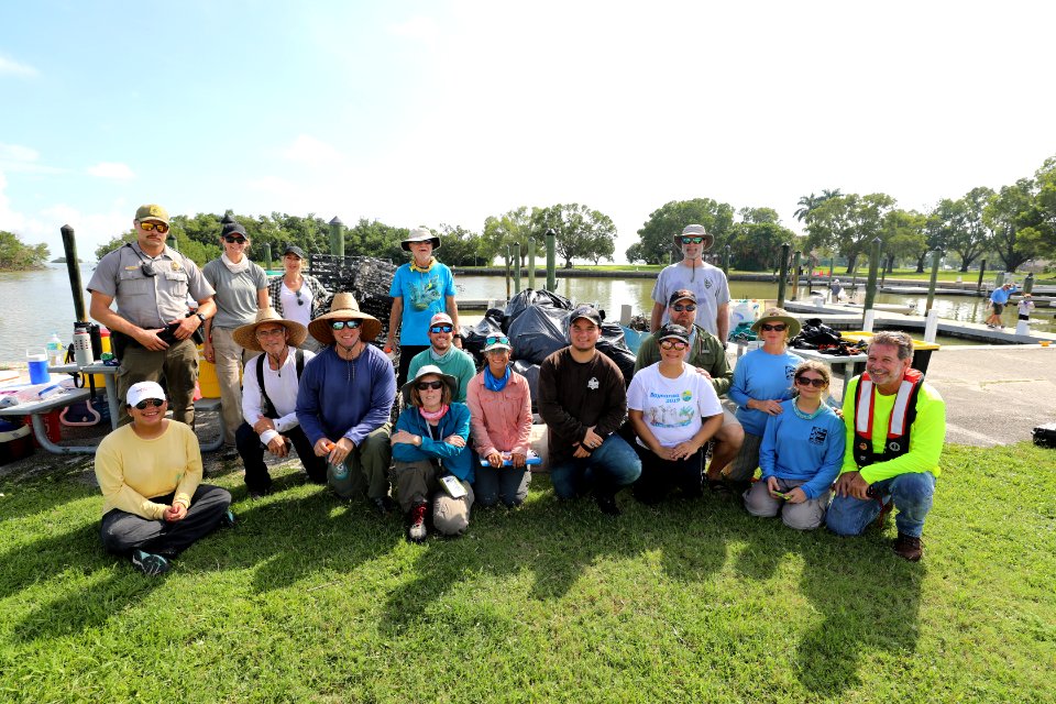 NPSPhoto M.Collier 2019 CS BeachClean GroupPic (1)