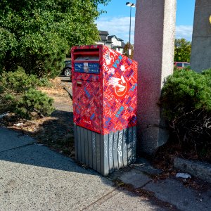 Canada Post (mail drop box)