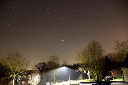 Jupiter, Spika und abgeschirmte Straßenlampe