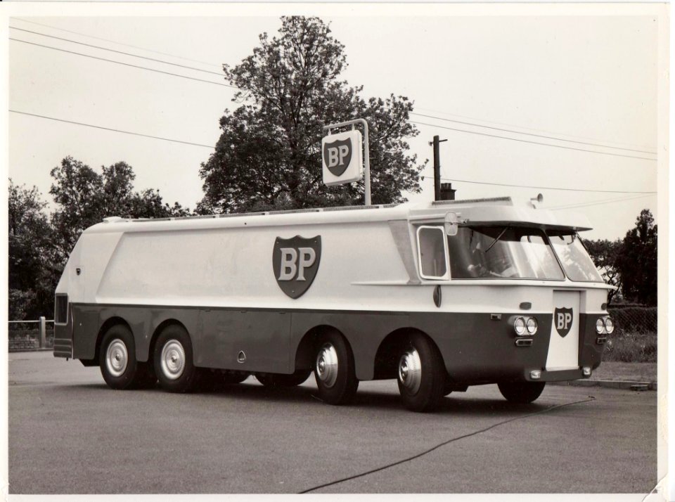 TRUCK T LEYLAND 042AD LEYLAND DROMEDARY BASED THOMPSON BP TANKER 1958