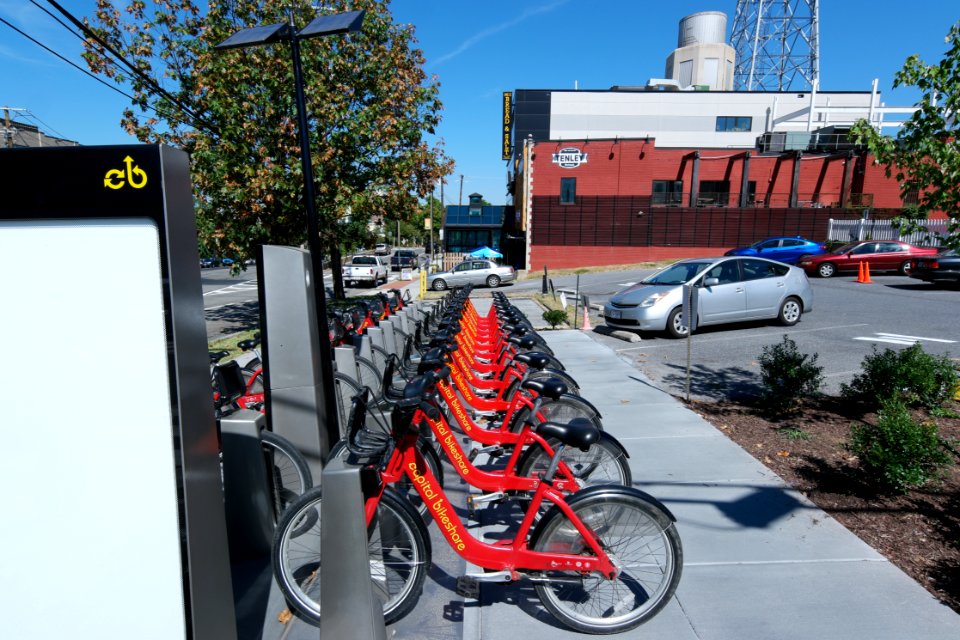 New station no. 405 Wisconsin Ave & Brandywine St NW (Tenleytown North)