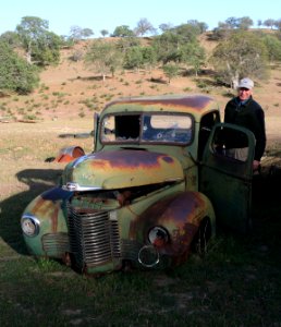 09-052a Old Ranch Stuff (the car, too)