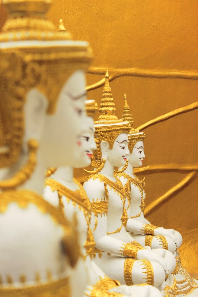 Religion thailand golden statues