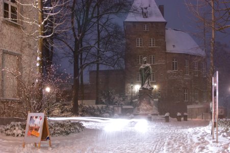 Blaue Stunde am Moerser Schloss