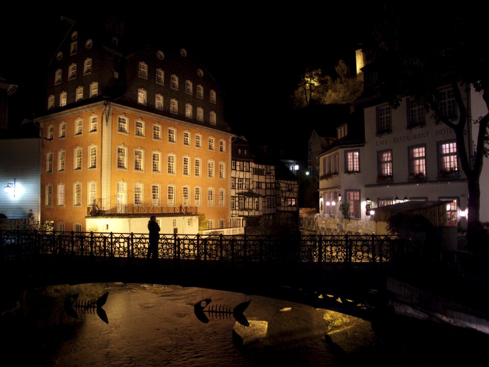 Lit architecture historical