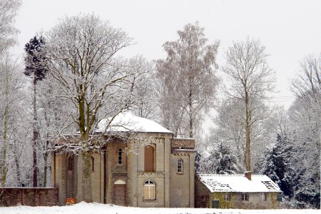 Das alte Jagdschloss bei Schloss Bloemersheim photo