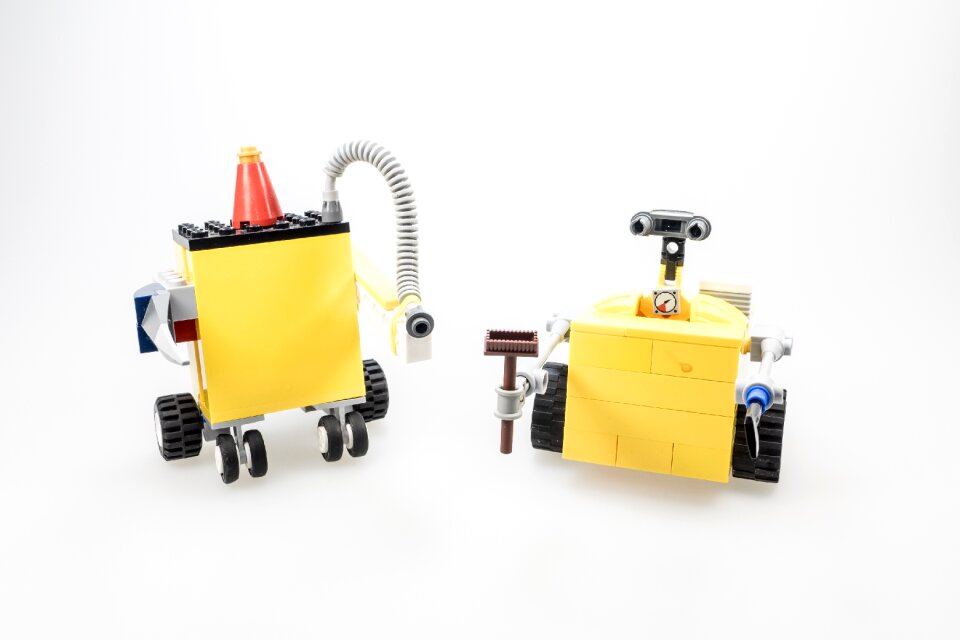Cult computer robot