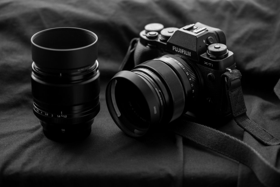 Fujifilm X-T1 with XF 23 & XF 56 with metal lens hoods
