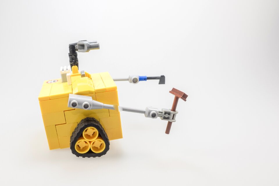 Cult computer robot