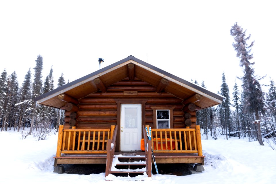 Engineer Lake public use cabin in the snow.