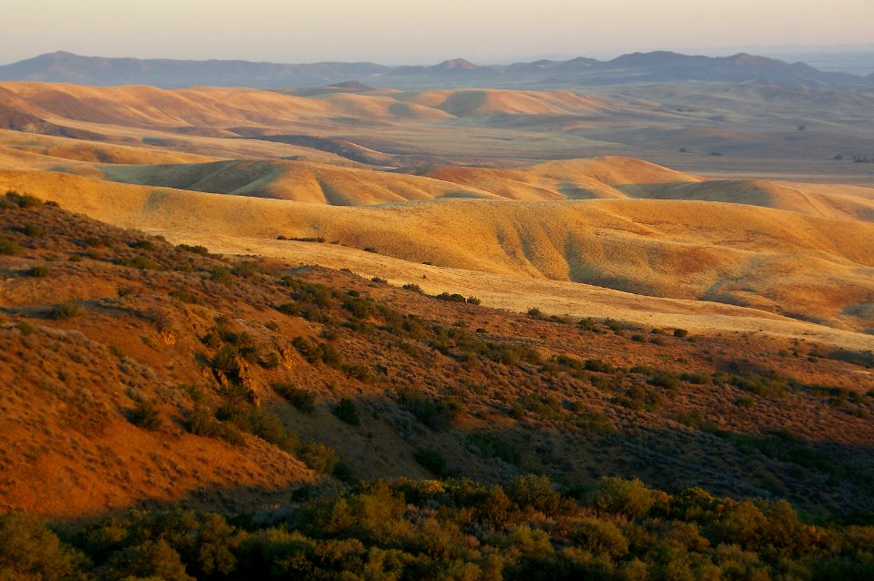 From Caliente Pk Rd, carrizo plain nat monument, san luis obispo, ca - a004c