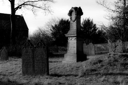 Neulich auf dem Friedhof photo